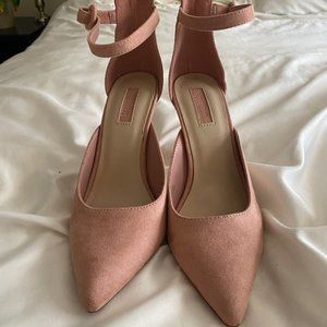 Forever 21 Faux Suede Strap Heel Size 7